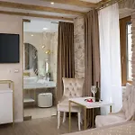 Le Premier Luxury Couette-café 4*