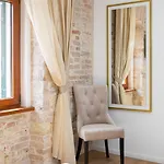 Le Premier Luxury Couette-café