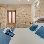 Le Premier Luxury Split