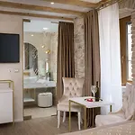 ベッド・アンド・ブレックファスト Le Premier Luxury