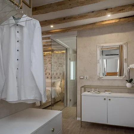 Le Premier Luxury 4*