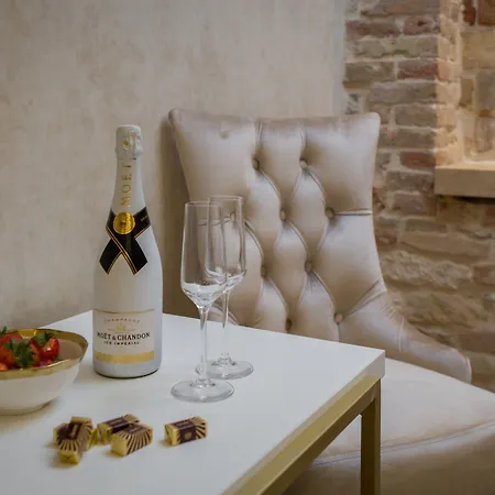 Le Premier Luxury לינה וארוחת בוקר ספליט