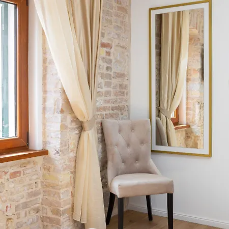 Le Premier Luxury לינה וארוחת בוקר