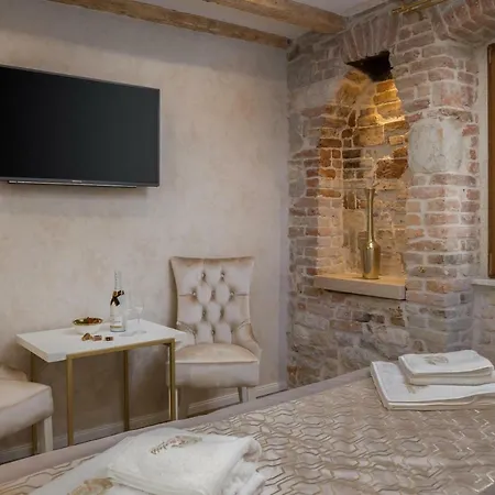 Le Premier Luxury לינה וארוחת בוקר