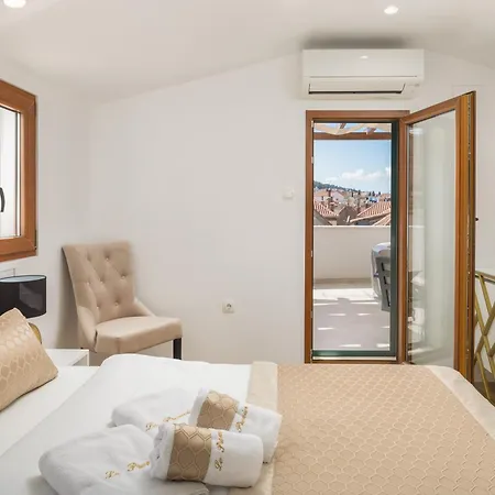 Le Premier Luxury Split