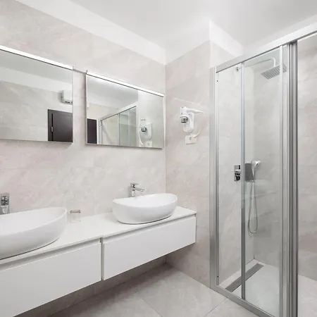 Le Premier Luxury