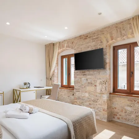 Le Premier Luxury Nocleg ze śniadaniem