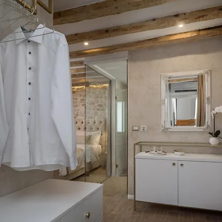 Le Premier Luxury - Exclusive Self Serviced 4*