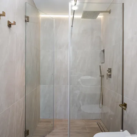 Le Premier Luxury Nocleg ze śniadaniem