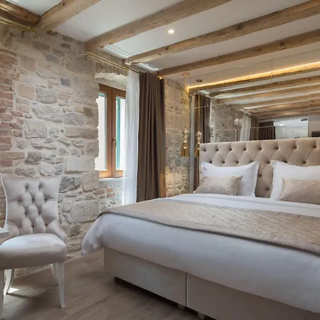 Le Premier Luxury Split