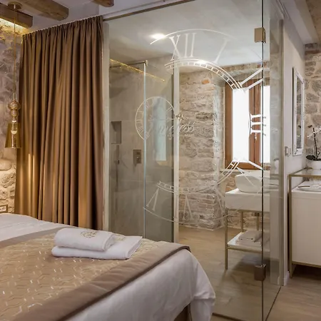 Le Premier Luxury 4*