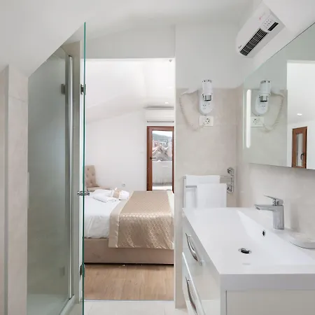 Le Premier Luxury Panzió