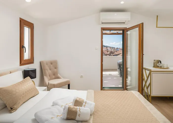Le Premier Luxury سبليت