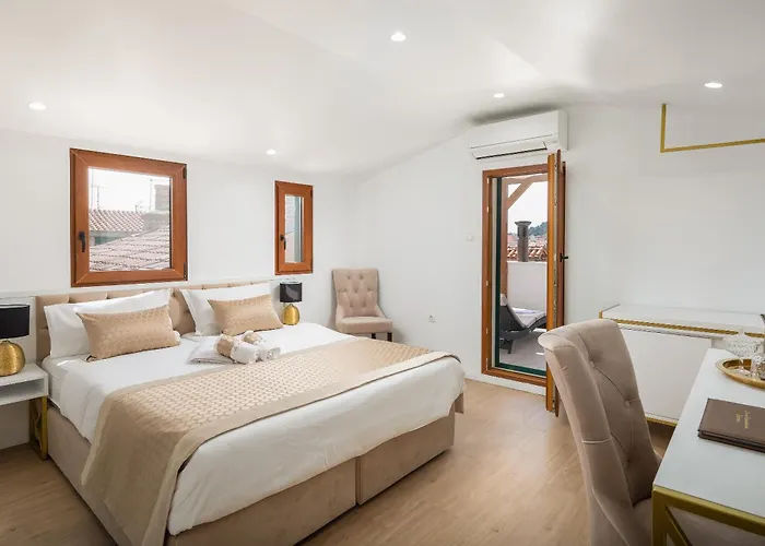 Le Premier Luxury سبليت