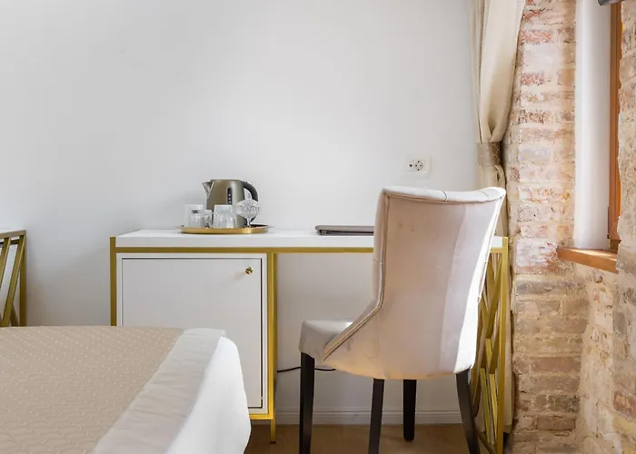Le Premier Luxury