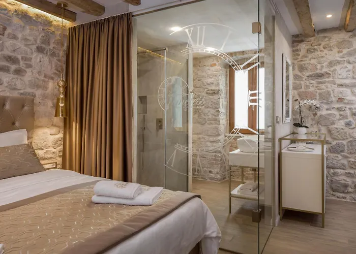 Le Premier Luxury فندق مبيت وإفطار سبليت