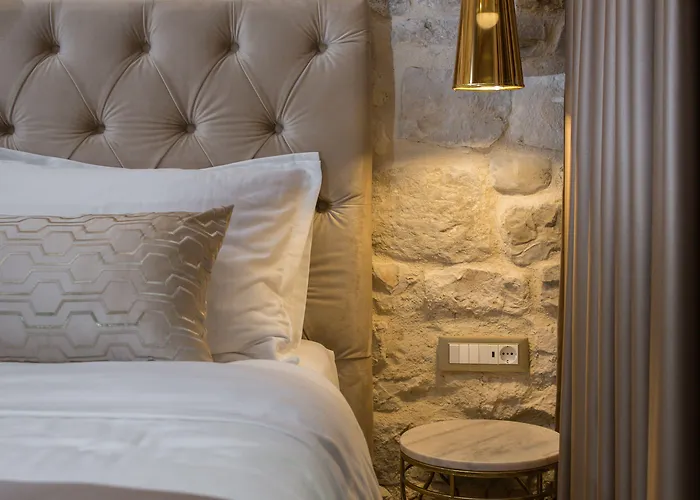 فندق مبيت وإفطار Le Premier Luxury 4*
