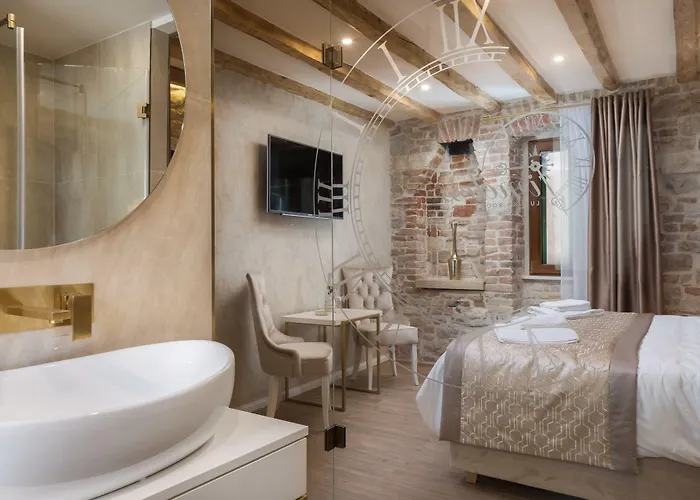 Le Premier Luxury 4* سبليت