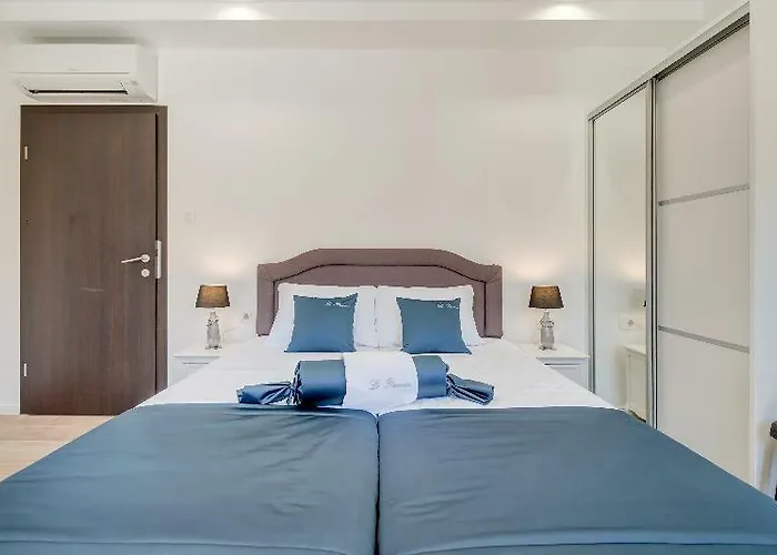 Le Premier Luxury 4*
