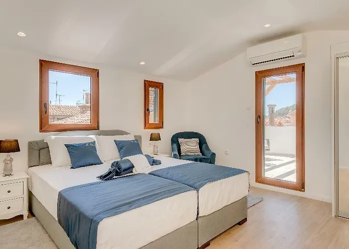 Le Premier Luxury 4*