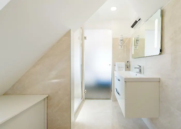 Le Premier Luxury 4* سبليت