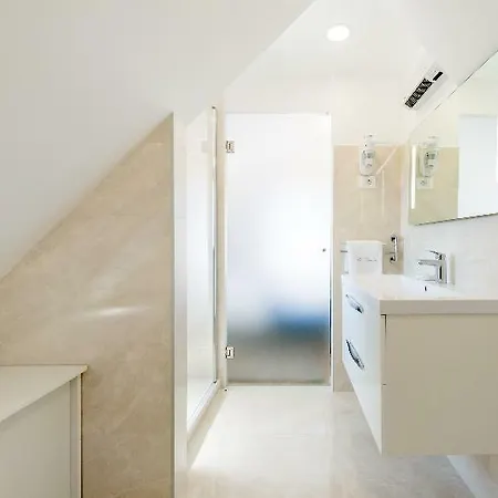 Le Premier Luxury 4* Σπλιτ